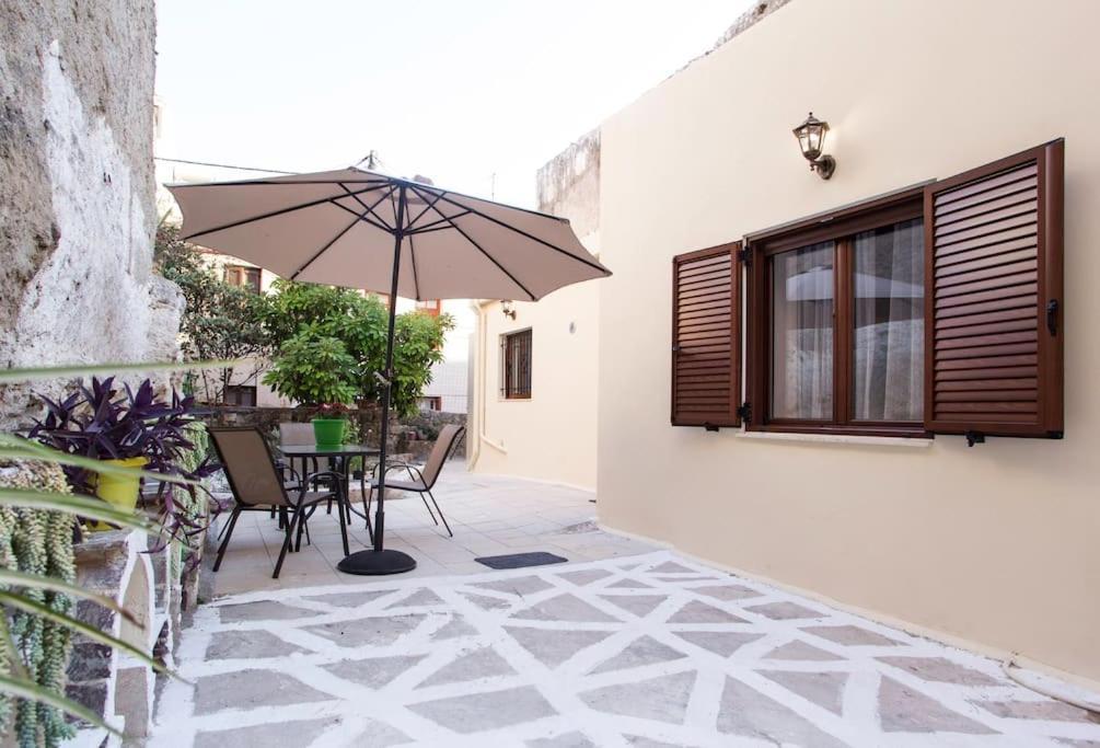Kalliston House With A Yard Chrissi Akti Chania