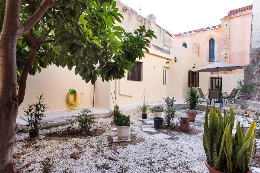 Kalliston House With A Yard Chrissi Akti Chania